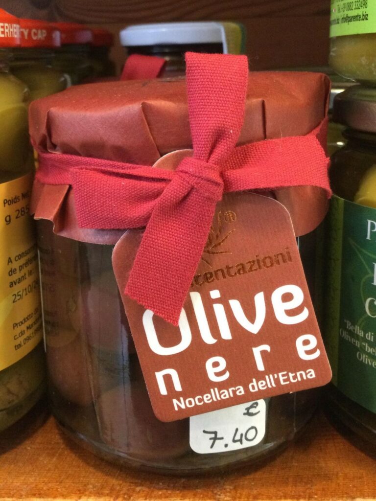 Pâté olives noires en conserve