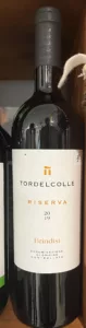 bouteille de vin de brindisi en italie