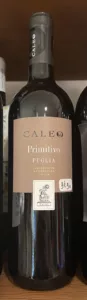 bouteille de vin caleo primitivo des pouilles en italie