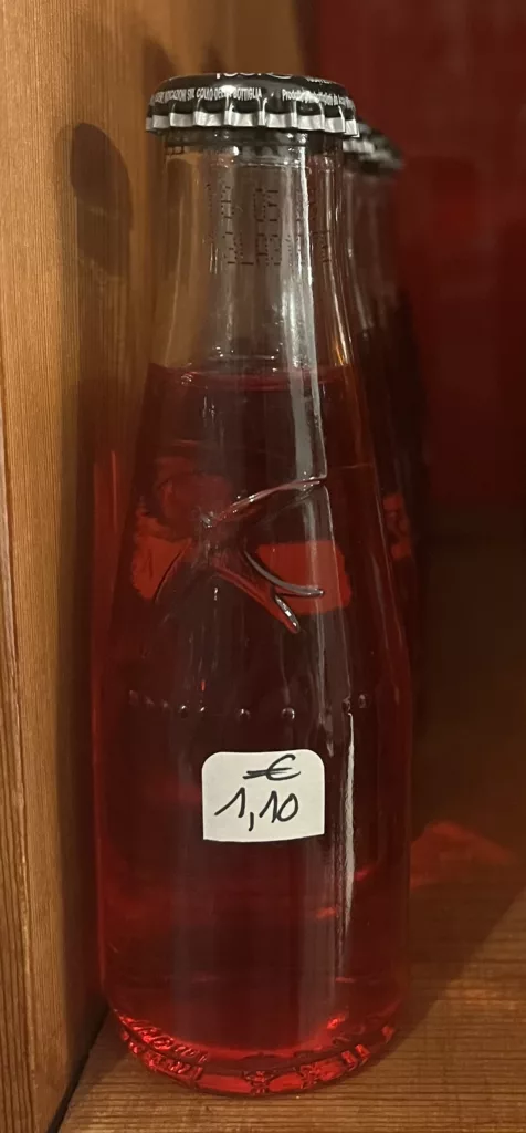 bitter rosso en bouteille en magasin