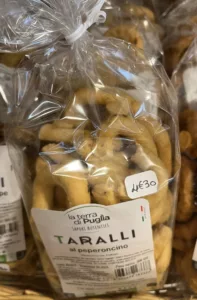 taralli al peperoncino en sache de 300 grammes