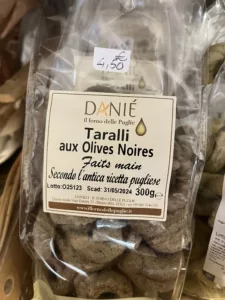 taralli aux olives noires faits main en sachet de 300g